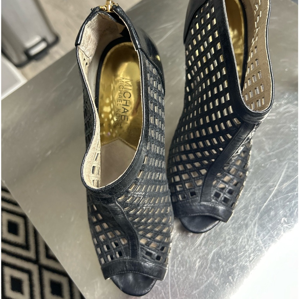 Black genuine leather Michael Kors Heels